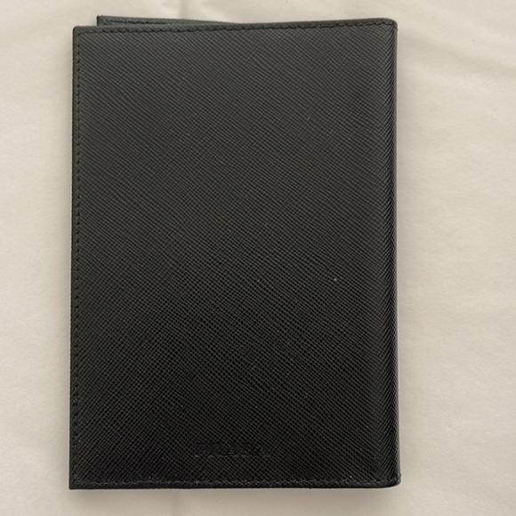 PRADA black Saffiano Leather Bifold wallet card holder passport holder? - Picture 7 of 10